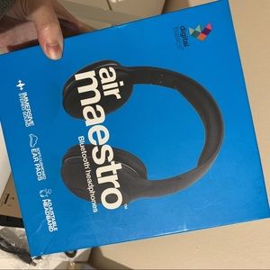 BLUETOOTH WIRELESS HEADPHONES